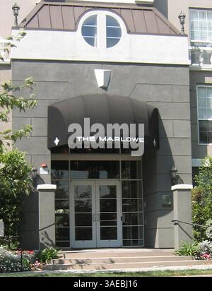 Oktober 2005; Los Angeles, CA, USA; die „Beverly Hills, 90210“-Star Tori Rechtschreibweise lebt seit ihrer Trennung vom Mann Charlie Shanian im August in einem $3.375 pro Monat, 2-Schlafzimmer-Luxus-Apartment mit Blick auf einen privaten Los Angeles Country Club. Alyssa Milano und Christina Ricci waren einst Pächter im Gebäude und Bo Bice und die anderen Finalisten der amerikanischen Idol lebten hier während der Aufnahme der letzten Serie. Rechtschreibung, 32, und Shanian, 36, verheiratet am 3. Juli, 2004 in einer aufwendigen Zeremonie, die von ihrem TV-Mogul-Daddy, Aaron Spelling, geleitet wird. Die Hochzeitsgala, an der 400 Gäste im Spelling's weitläufigen Ho teilnahmen Stockfoto