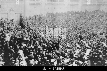 Dezember 2007 - Moskau, Sowjetunion - Petrograd. Tavricheskiy Palast, Konferenzsaal der Staatsduma. Konferenz des Petrograder Rates der Arbeits- und Soldatendeutaten (Credit Image: Mariela Lombard/ZUMAPRESS.com) Stockfoto