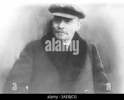 19. Dezember 2007 - Moskau, Sowjetunion - AKTE: 1919 Wladimir Iljitsch Uljanow besser bekannt unter dem Namen Lenin oder WLADIMIR LENIN (22. April 1870 C 21. Januar 1924), war ein russischer Revolutionär, ein kommunistischer Politiker, der Hauptführer der Oktoberrevolution, der erste Führer der Sozialistischen Sowjetrepublik Russland und ab 1922 der erste de-facto-Führer der Sowjetunion. Er war der Schöpfer des Leninismus, einer Erweiterung der marxistischen Theorie. BILD: Vladimir Lenin (Bild: Mariela Lombard/ZUMAPRESS.com) Stockfoto