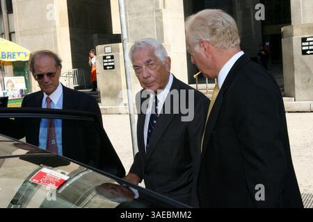 September 2008 - New York, New York, USA - Brooke Astors Sohn ANTHONY MARSHALL und seine Frau Charlene verlassen eine Anhörung am 18. September 2008 im Manhattan Criminal Court-100 Center St. in Manhattan (Bild: Mariela Lombard/ZUMAPRESS.com) Stockfoto