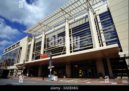 September 2001; Washington, DC, USA; das MCI Center ist die Heimat der Washington Wizards und Michael Jordan, der seine Rückkehr als Spieler in die NBA ankündigte. (Bild: Isaac Menashe/ZUMAPRESS.com) Stockfoto