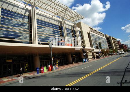 September 2001; Washington, DC, USA; das MCI Center ist die Heimat der Washington Wizards und Michael Jordan, der seine Rückkehr als Spieler in die NBA ankündigte. (Bild: Isaac Menashe/ZUMAPRESS.com) Stockfoto