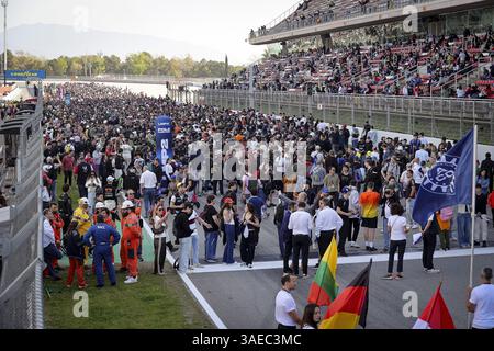 Ambiance Grille de Start, Startaufstellung während der 4 Stunden von Barcelona, 1. Runde der European Le Mans Series 2025 auf dem Circuit de Barcelona-Catalunya vom 4. Bis 6. April 2025 in Barcelona, Spanien Stockfoto