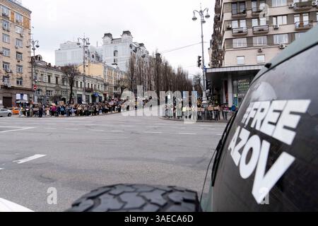 Kiew, Kiew-Stadt, Ukraine. April 2025. Freier Protest der Familie und Freunde von Soldaten, die von Russland in Gefangenschaft gehalten werden. Am 20. Mai 2022 ergaben sich die Soldaten Russland, um Leben in der Asovstaler Eisenhütte zu retten und die Werke von Mariupol zu stehlen. Einige wurden freigelassen, viele befinden sich noch immer in russischer Gefangenschaft. (Kreditbild: © Andreas Stroh/ZUMA Press Wire) NUR REDAKTIONELLE VERWENDUNG! Nicht für kommerzielle ZWECKE! Stockfoto