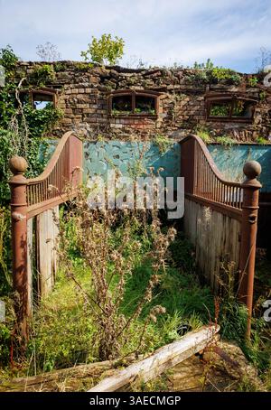 Ehemaliger Stall auf dem Netherhall Estate in Maryport, Cumbria. Die Halle war ein großes Landhaus, das 1976 durch einen Brand zerstört und 1979 abgerissen wurde Stockfoto