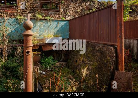 Ehemaliger Stall auf dem Netherhall Estate in Maryport, Cumbria. Die Halle war ein großes Landhaus, das 1976 durch einen Brand zerstört und 1979 abgerissen wurde Stockfoto