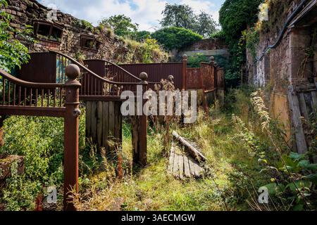 Ehemaliger Stall auf dem Netherhall Estate in Maryport, Cumbria. Die Halle war ein großes Landhaus, das 1976 durch einen Brand zerstört und 1979 abgerissen wurde Stockfoto