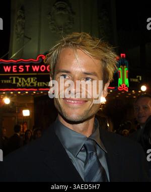 März 2002; Los Angeles, CA, USA; Schauspieler GUY PEARCE bei der Premiere von „The Time Machine“ IN LA. (Bild: Robert Millard/ZUMAPRESS.com) Stockfoto