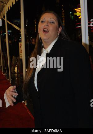 März 2002; Los Angeles, CA, USA; Schauspielerin CAMRYN MANHEIM bei der LA-Premiere von „The Laramie Project“. (Bild: Robert Millard/ZUMAPRESS.com) Stockfoto