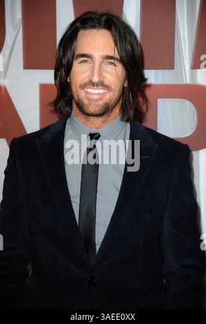 9. November 2011 – Nashville, Tennessee; USA – der Musiker JAKE OWEN kommt auf dem roten Teppich bei den 45. Jährlichen CMA Music Awards, die in der Bridgestone Arena in der Innenstadt von Nashville stattfanden. Copyright 2011 Jason Moore. (Bild: © Jason Moore/ZUMAPRESS.com) Stockfoto