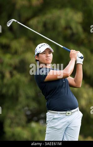 17. November 2011 - Orlando, Florida, USA - YANI TSENG, Taiwan, sieht ihren Abschlag auf Par 3 4. Während der ersten Runde des Golfspiels der CME Group im Grand Cypress Resort. Yani Tseng gewann in dieser Saison elf Turniere weltweit, darunter die Wegmans LPGA Championship und die Ricoh Women’s British Open. (Bild: © Romeo Guzman/Cal Sport Media/ZUMAPRESS.com) Stockfoto