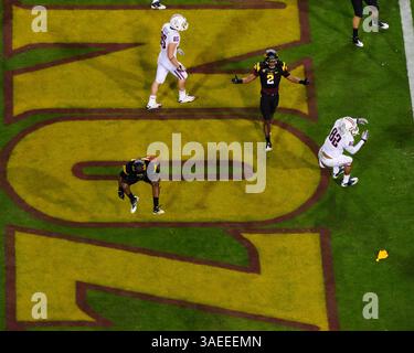 19. November 2011: Arizona State Safety Eddie Elder #2 während eines NCAA Football Spiels zwischen den Arizona State University Sun Devils und den Arizona Wildcats im Sun Devil Stadium in Tempe, Arizona, gewonnen von den Wildcats, 31-27(Credit Image: © Max Simbron/Cal Sport Media/ZUMAPRESS.com) Stockfoto