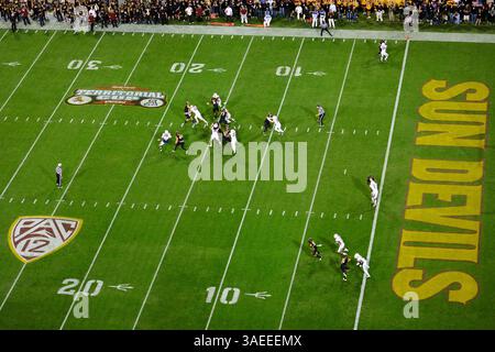 19. November 2011: Die Arizona State Sun Devils in Aktion während eines NCAA Football-Spiels zwischen den Arizona State University Sun Devils und den Arizona Wildcats im Sun Devil Stadium in Tempe, Arizona, gewonnen von den Wildcats, 31-27(Credit Image: © Max Simbron/Cal Sport Media/ZUMAPRESS.com) Stockfoto