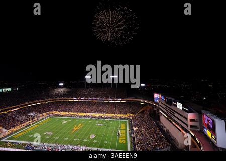 19. November 2011: Die Arizona State Sun Devils in Aktion während eines NCAA Football-Spiels zwischen den Arizona State University Sun Devils und den Arizona Wildcats im Sun Devil Stadium in Tempe, Arizona, gewonnen von den Wildcats, 31-27(Credit Image: © Max Simbron/Cal Sport Media/ZUMAPRESS.com) Stockfoto