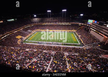 19. November 2011: Die Arizona State Sun Devils in Aktion während eines NCAA Football-Spiels zwischen den Arizona State University Sun Devils und den Arizona Wildcats im Sun Devil Stadium in Tempe, Arizona, gewonnen von den Wildcats, 31-27(Credit Image: © Max Simbron/Cal Sport Media/ZUMAPRESS.com) Stockfoto