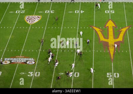 19. November 2011: Die Arizona State Sun Devils in Aktion während eines NCAA Football-Spiels zwischen den Arizona State University Sun Devils und den Arizona Wildcats im Sun Devil Stadium in Tempe, Arizona, gewonnen von den Wildcats, 31-27(Credit Image: © Max Simbron/Cal Sport Media/ZUMAPRESS.com) Stockfoto