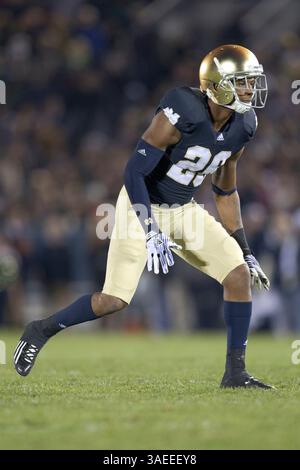November 2011 - South Bend, Indiana, USA S - Notre Dame Sicherheit Jamoris Slaughter (#26) während des zweiten Viertels des NCAA-Fußballspiels zwischen Notre Dame und Boston College. Die Notre Dame Fighting Irish besiegten die Boston College Eagles 16-14 im Notre Dame Stadium in South Bend, Indiana. (Kreditbild: © John Mersits/Southcreek/ZUMAPRESS.com) Stockfoto