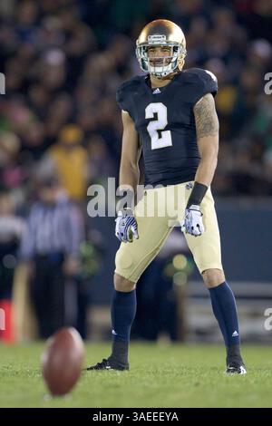 November 2011 - South Bend, Indiana, USA S - Notre Dame Cornerback Bennett Jackson (#2) während des zweiten Viertels des NCAA-Fußballspiels zwischen Notre Dame und Boston College. Die Notre Dame Fighting Irish besiegten die Boston College Eagles 16-14 im Notre Dame Stadium in South Bend, Indiana. (Kreditbild: © John Mersits/Southcreek/ZUMAPRESS.com) Stockfoto