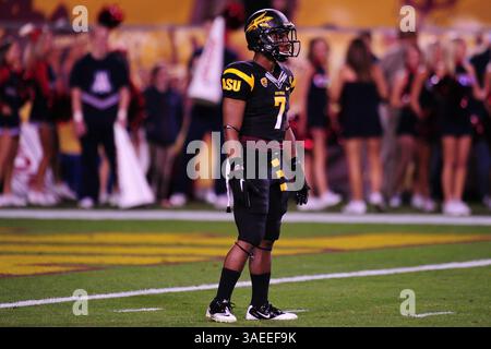 November 2011 - Tempe, Arizona, USA S - Arizona State Sun Devils Wide Receiver Kyle Middlebrooks #7 wartet auf die Rückkehr zum Kickoff nach einem Arizona Wildcats Touchdown im Div 1 NCAA-Fußballspiel zwischen den Arizona State Sun Devils und den Arizona Wildcats Dame in Tempe, Arizona. Die Arizona Wildcats besiegten 31 die Arizona State Sun Devils. (Kreditbild: © Keith Charles/Southcreek/ZUMAPRESS.com) Stockfoto