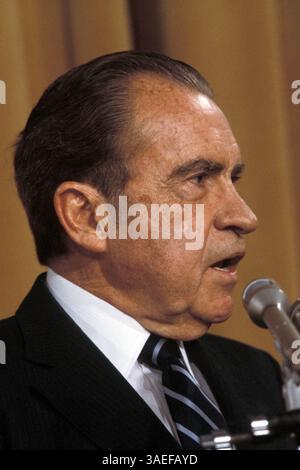 Mai 1984; Washington, DC, USA; der ehemalige PRÄSIDENT RICHARD NIXON spricht vor den Redakteuren der American Society of Newspapers. Richard M. Nixon wurde am 9. Januar 1913 in Yorba Linda Kalifornien geboren und starb am 22. April 1994 in New York. (Bild: Al Stephenson/ZUMAPRESS.com) Stockfoto