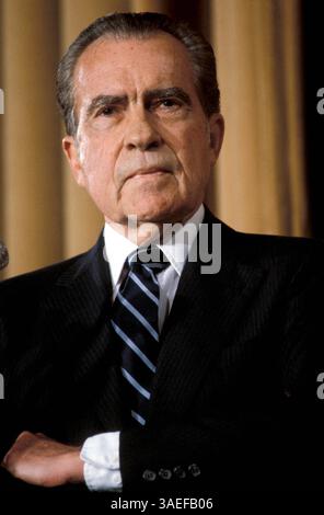 Mai 1984; Washington, DC, USA; der ehemalige PRÄSIDENT RICHARD NIXON spricht vor den Redakteuren der American Society of Newspapers. Richard M. Nixon wurde am 9. Januar 1913 in Yorba Linda Kalifornien geboren und starb am 22. April 1994 in New York. (Bild: Al Stephenson/ZUMAPRESS.com) Stockfoto
