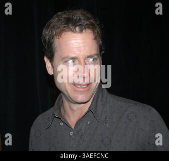 Juni 2004; Austin, TX, USA; Schauspieler GREG KINNEAR kommt zur abendlichen Modenschau, die nach dem „Jiffy Lube Dennis Quaid Charity Classic“ in Austin, Texas, stattfindet. (Bild: Peter Silva/ZUMAPRESS.com) Stockfoto
