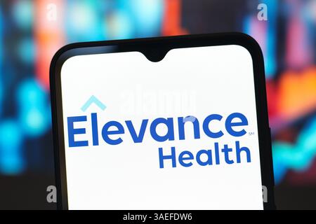 In dieser Abbildung wird das Elevance Health Logo auf einem Smartphone-Bildschirm angezeigt. Stockfoto