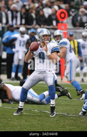 18. Dezember 2011 – Oakland, CA, USA – 18. Dezember 2011; Matthew Stafford #9 der Lions während des Spiels. Die Detroit Lions besiegten die Oakland Raiders mit 28-27 Punkten im Oakland Coliseum in Oakland, CA. (Bild: © Paul Lane/ZUMAPRESS.com) Stockfoto