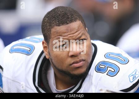 18. Dezember 2011 – Oakland, CA, USA – 18. Dezember 2011; Ndamukong Suh #90 der Lions während des Spiels. Die Detroit Lions besiegten die Oakland Raiders mit 28-27 Punkten im Oakland Coliseum in Oakland, CA. (Bild: © Paul Lane/ZUMAPRESS.com) Stockfoto