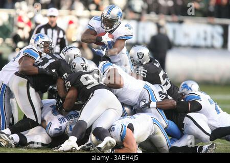 18. Dezember 2011: Oakland, CA, USA – 18. Dezember 2011; Kevin Smith #30 der Lions während des Spiels. Die Detroit Lions besiegten die Oakland Raiders mit 28-27 Punkten im Oakland Coliseum in Oakland, CA. (Bild: © Paul Lane/ZUMAPRESS.com) Stockfoto