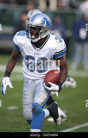 18. Dezember 2011: Oakland, CA, USA – 18. Dezember 2011; Kevin Smith #30 der Lions während des Spiels. Die Detroit Lions besiegten die Oakland Raiders mit 28-27 Punkten im Oakland Coliseum in Oakland, CA. (Bild: © Paul Lane/ZUMAPRESS.com) Stockfoto