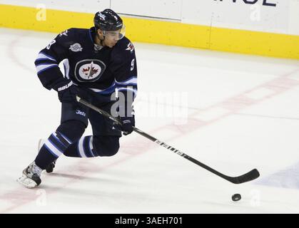 Dezember 2011 - Winnipeg, Manitoba, Kanada - NHL 2011 - 20. Dezember; Winnipeg, MB, CAN; Winnipeg Jets Forward Evander Kane (9) im dritten Zeitraum im MTS Centre. Die New York Islanders gewinnen mit 3:2. Obligatorischer Credit: Bobby Navasca – Southcreek Global Media (Bild: © Bobby Navasca/Southcreek/ZUMAPRESS.com) Stockfoto