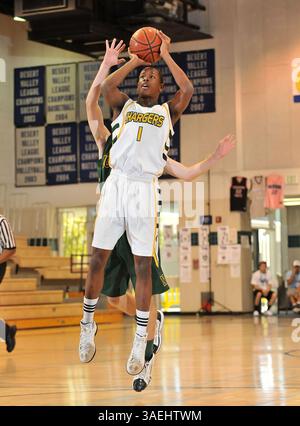 Dezember 30, 2011 Cathedral City, CA. Edison lädt Dreon Barlett auf Platz 1 während des Max Preps Holiday Classic Prep Basketball Championship-Spiels Southern California Division zwischen Edison und Moorpark. Edison gewinnt den Titel. Edison besiegt Moorpark 56-50. Louis Lopez/CSM(Bild: © Louis Lopez/Cal Sport Media/ZUMAPRESS.com) Stockfoto