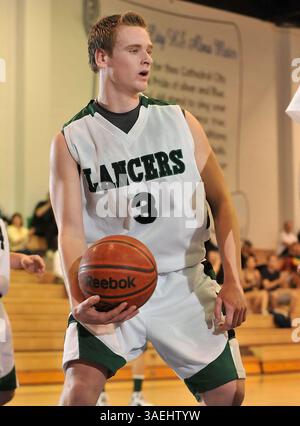 Dezember 30, 2011 Cathedral City, CA. Die Thousand Oaks Lancers stellen Austin Celaya #3 während des Max Preps Holiday Classic Prep Basketball Championship-Spiels American Division Between Thousand Oaks and Torrance in den Mittelpunkt. Thousand Oaks gewinnt den Titel. Thousand Oaks besiegt Torrance 42-40. Louis Lopez/CSM(Bild: © Louis Lopez/Cal Sport Media/ZUMAPRESS.com) Stockfoto