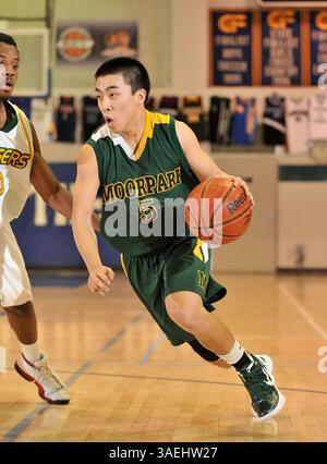 Dezember 30, 2011 Cathedral City, CA. Moorpark Musketeers Quinn Dam #5 während des Max Preps Holiday Classic Prep Basketball Championship-Spiels Southern California Division zwischen Edison und Moorpark. Edison gewinnt den Titel. Edison besiegt Moorpark 56-50. Louis Lopez/CSM(Bild: © Louis Lopez/Cal Sport Media/ZUMAPRESS.com) Stockfoto