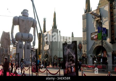 September 2004; Hollywood, CA, USA; die Weltpremiere von „Sky Captain and the World of Tomorrow“ fand im chinesischen Theater statt. (Bild: Paul Fenton/ZUMAPRESS.com) Stockfoto