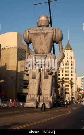 September 2004; Hollywood, CA, USA; die Weltpremiere von „Sky Captain and the World of Tomorrow“ fand im chinesischen Theater statt. (Bild: Paul Fenton/ZUMAPRESS.com) Stockfoto