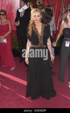 September 2004; Los Angeles, CA, USA; EMMYS 2004: DREA DE MATTEOm Eintreffen bei den 56. jährlichen Primetime Emmy Awards im Shrine Auditorium in Los Angeles. . (Bild: Paul Fenton/ZUMAPRESS.com) Stockfoto