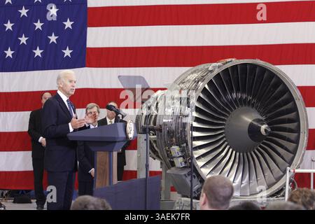 26. Januar 2012 - Rochester, New Hampshire, U.. S – US-Vizepräsident JOSEPH R. BIDEN spricht am Donnerstag, den 26. Januar, mit Mitarbeitern und Geschäftsinhabern von Albany International, einem globalen Unternehmen für Textil- und Materialverarbeitung, in Rochester, New Hampshire, 2012. (Bild: © Scott P. Yates/ZUMAPRESS.com) Stockfoto