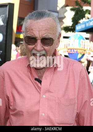 Juni 2008 – Los Angeles, Kalifornien, USA – Autor STAN LEE bei der Weltpremiere „The Incredible Hulk“ im Gibson Amphitheatre, Universal Studios (Bild: Paul Fenton/ZUMAPRESS.com) Stockfoto