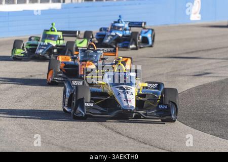 Der Fahrer DER NTT INDYCAR-SERIE, COLTON HERTA (26) USA aus Valencia, Kalifornien, fährt während der Hy-Vee Milwaukee Mile 250 auf dem Milwauk durch die Kurven Stockfoto