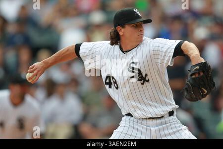 11. September 2011 – Chicago, IL, USA – Zach Stewart der Chicago Whites Sox spielt beim 5. Inning gegen die Cleveland Indians im US Cellular Field in Chicago, Illinois, Sonntag, 11. September 2011. (Bild: © Stacey Wescott/Chicago Tribune/MCT/ZUMAPRESS.com) Stockfoto