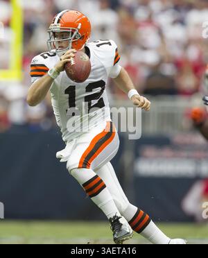 6. November 2011: Houston, TX, USA – Colt McCoy (12) von den Cleveland Browns kämpft in der ersten Spielhälfte des Spiels am Sonntag, den 6. November 2011, in Houston, Texas. (Kreditbild: © George Bridges/MCT/MCT/ZUMAPRESS.com) Stockfoto