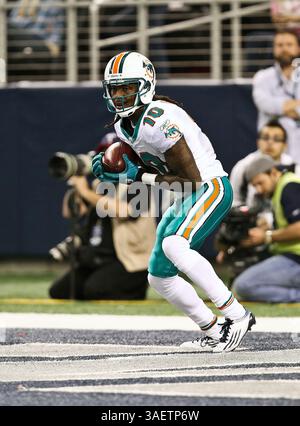 24. November 2011: Arlington, Texas, Vereinigte Staaten von Amerika - Miami Dolphins Wide Receiver Clyde Gates (10) im Spiel am Thanksgiving Day zwischen den Miami Dolphins und den Dallas Cowboys im Cowboys Stadium in Arlington, Texas. Dallas besiegt Miami mit 20 zu 19. (Bild: © Dan Wozniak/Southcreek/ZUMAPRESS.com) Stockfoto