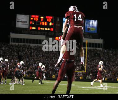 26. November 2011 - Columbia, SC, USA - South Carolina Quarterback Connor Shaw (14) feiert am Samstag, 26. November 2011, einen Touchdown gegen Clemson in Columbia, South Carolina. (Kreditbild: © Gerry Melendez/The State/MCT/ZUMAPRESS.com) Stockfoto