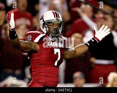 26. November 2011 - Columbia, SC, USA - Jadeveon Clowney aus South Carolina feiert am Samstag, den 26. November 2011 in Columbia, South Carolina ein Defensivspiel gegen Clemson. (Kreditbild: © C.. Aluka Berry/The State/MCT/ZUMAPRESS.com) Stockfoto