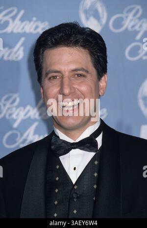 Januar 1998; Los Angeles, CA, USA; Schauspieler RAY ROMANO bei den 24. Peolpe's Choice Awards. Stockfoto
