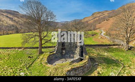 Dun Telve Glenelg Scotland ein 2000 Jahre alter Broch aus der Eisenzeit mit Trockenmauern im frühen Frühling Stockfoto