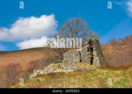 Dun Troddan Glenelg Schottland 2000 Jahre alter Broch aus der Eisenzeit im Frühjahr Stockfoto