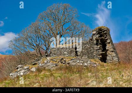Dun Troddan Glenelg Schottland 2000 Jahre alte Eisenzeit Broschen den Trockenturm mit 4,5 Meter dicken Mauern an der Basis Stockfoto